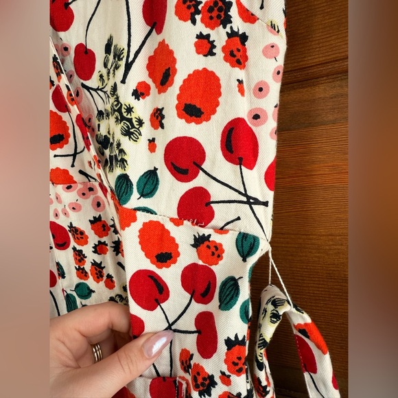 NWT Maeve Linen Short-Sleeve Wrap Romper in Red Motif - Picture 9 of 13